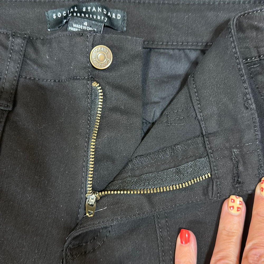 Social Standard by Sanctuary Logan Black Crop Utility Pant Zipper Ankle … - Picture 7 of 12